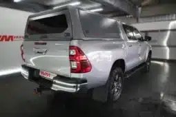 
										Toyota Hilux full									