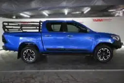 
										Toyota Hilux full									