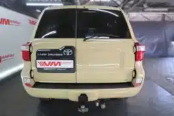 
										Toyota Land Cruiser 200 full									