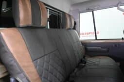 Toyota Land Cruiser 76 full