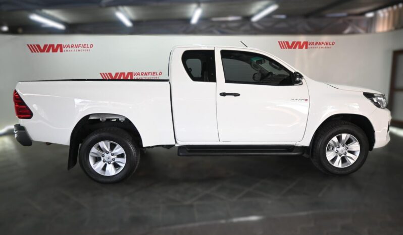 Toyota Hilux 2.4GD-6 Xtra cab SRX full