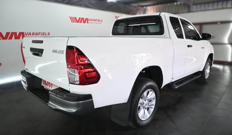 Toyota Hilux 2.4GD-6 Xtra cab SRX full