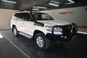 Toyota Land Cruiser 200 4.5D-4D V8 GX-R