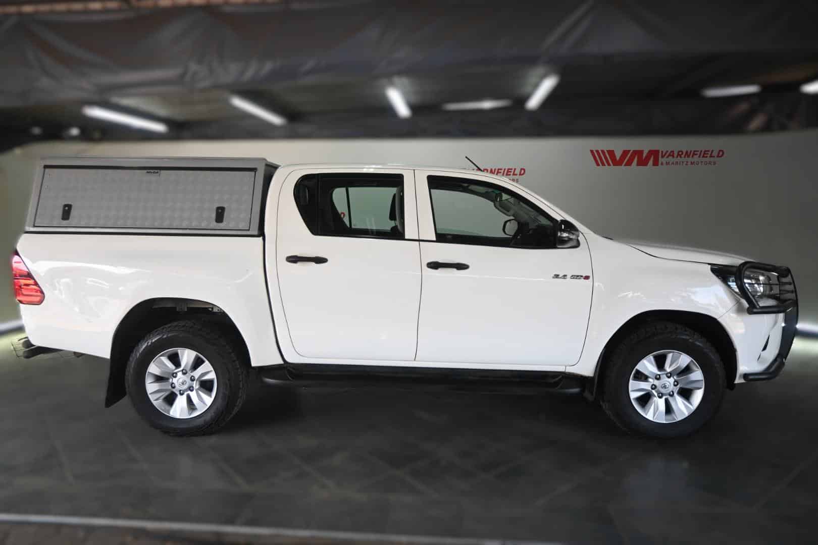 Toyota Hilux 2.4GD-6 Double Cab SRX