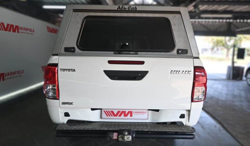 Toyota Hilux 2.4GD-6 Double Cab SRX full