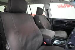 Toyota Land Cruiser 200 4.5D-4D V8 GX full