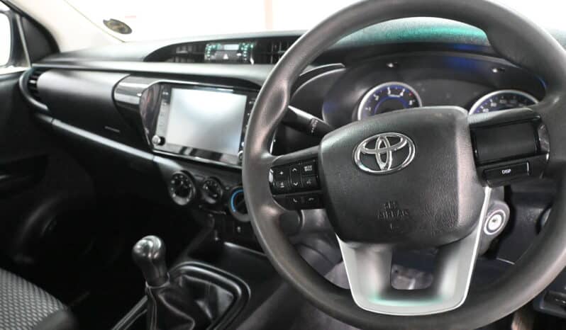 Toyota Hilux 2.4GD-6 Xtra cab SRX full
