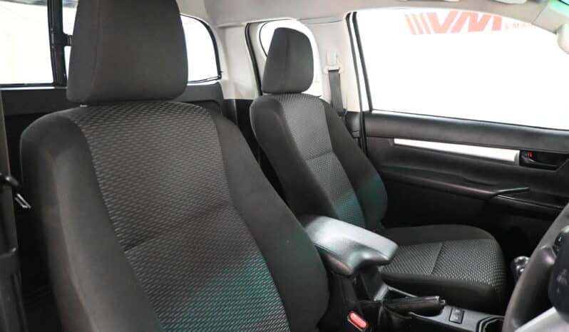 Toyota Hilux 2.4GD-6 Xtra cab SRX full