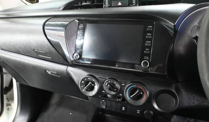 Toyota Hilux 2.4GD-6 Xtra cab SRX full