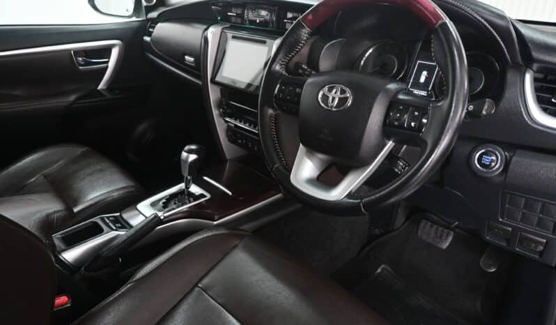 Toyota Fortuner 2.8GD-6 4×4 Auto full