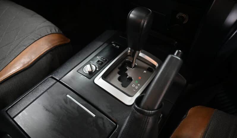 Toyota Land Cruiser 200 4.5D-4D V8 GX-R full