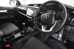Toyota Hilux 2.4GD-6 Double Cab SRX full