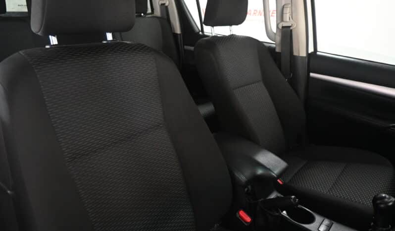 Toyota Hilux 2.4GD-6 Double Cab SRX full