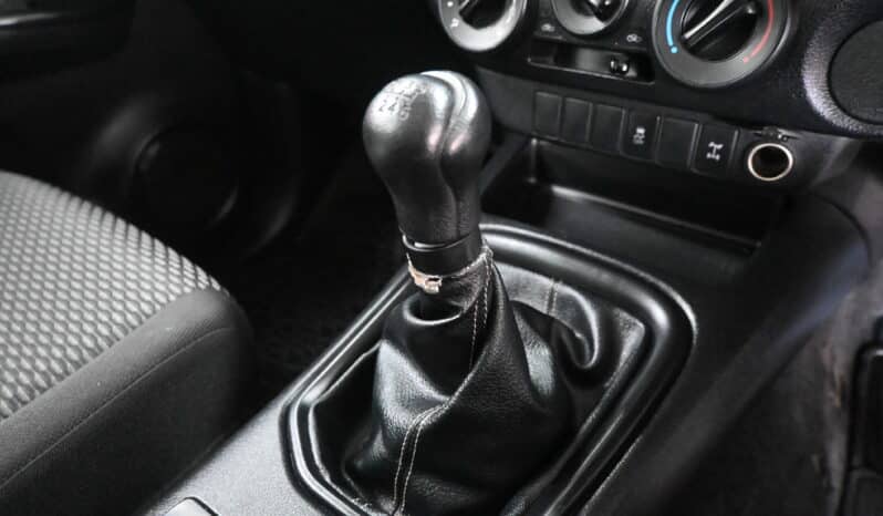 Toyota Hilux 2.4GD-6 Double Cab SRX full