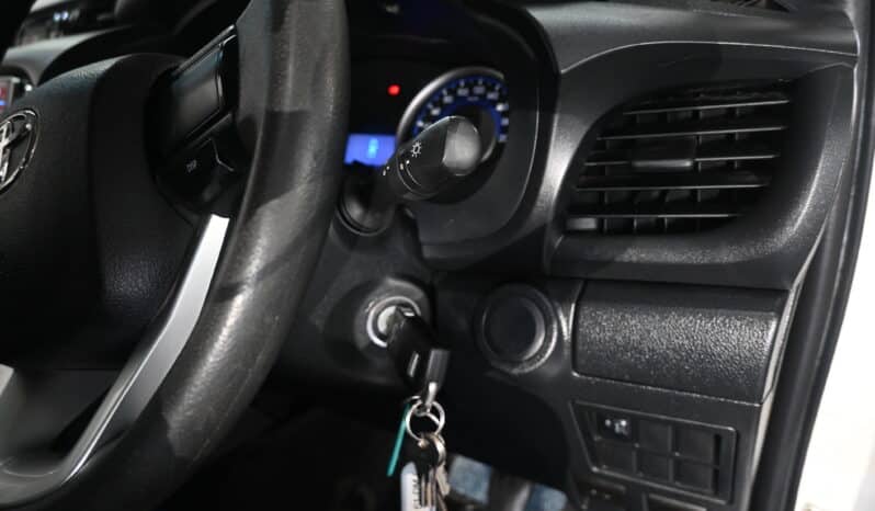 Toyota Hilux 2.4GD-6 Double Cab SRX full