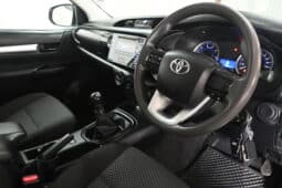 Toyota Hilux 2.4GD-6 Double Cab SRX full
