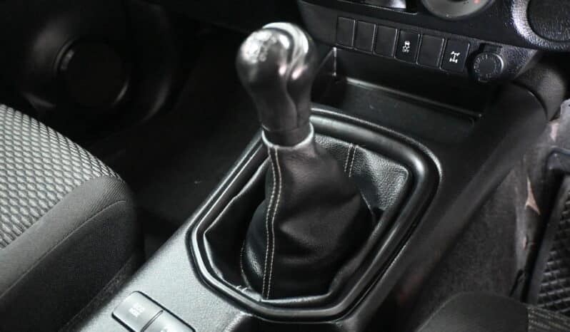 Toyota Hilux 2.4GD-6 Double Cab SRX full