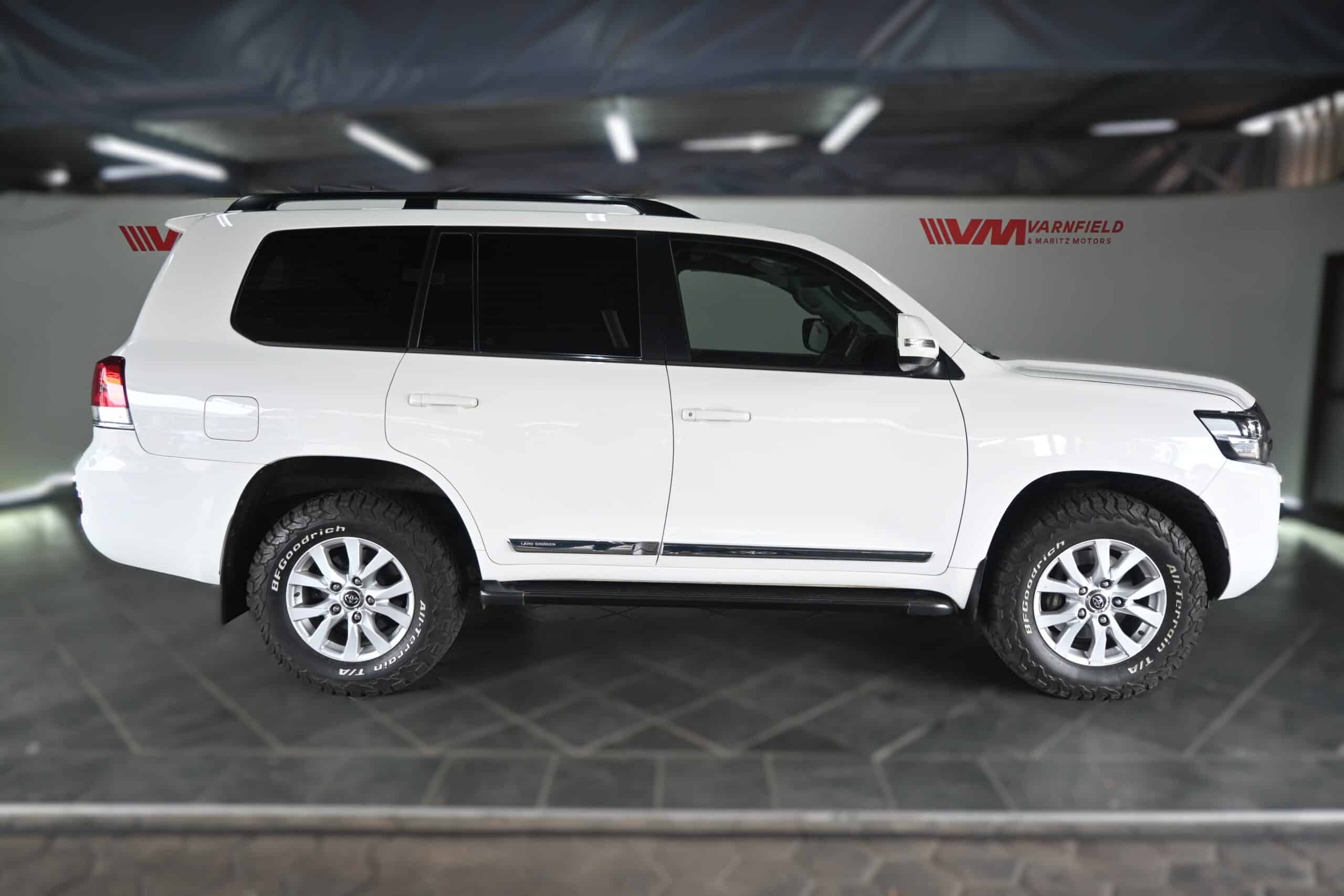 Toyota Land Cruiser 200 V8 4.5D VX-R A/T