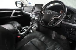 Toyota Land Cruiser 200 V8 4.5D VX-R A/T full