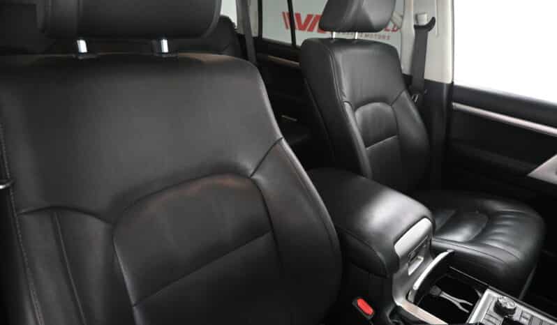 Toyota Land Cruiser 200 V8 4.5D VX-R A/T full