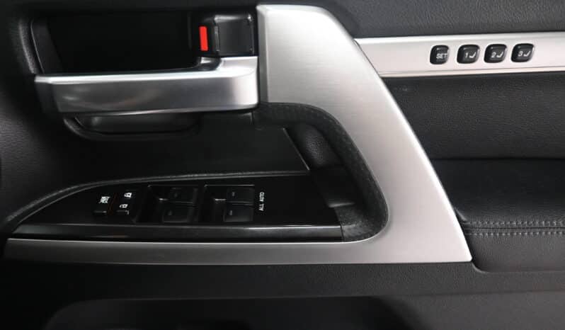 Toyota Land Cruiser 200 V8 4.5D VX-R A/T full