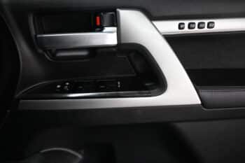 TOYOTA LAND CRUISER 200 V8 4.5D VX-R A/T