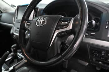 TOYOTA LAND CRUISER 200 V8 4.5D VX-R A/T