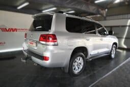 TOYOTA LAND CRUISER 200 V8 4.5D VX-R A/T