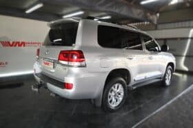 TOYOTA LAND CRUISER 200 V8 4.5D VX-R A/T
