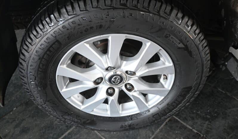 TOYOTA LAND CRUISER 200 V8 4.5D VX-R A/T full