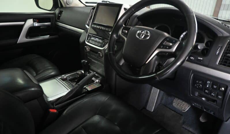 TOYOTA LAND CRUISER 200 V8 4.5D VX-R A/T full