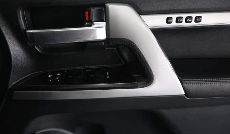 TOYOTA LAND CRUISER 200 V8 4.5D VX-R A/T full