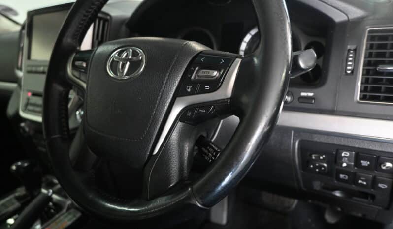 TOYOTA LAND CRUISER 200 V8 4.5D VX-R A/T full