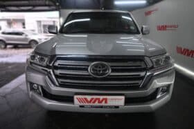 TOYOTA LAND CRUISER 200 4.5D-4D VX A/T