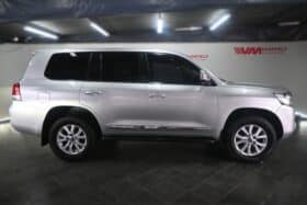 TOYOTA LAND CRUISER 200 4.5D-4D VX A/T