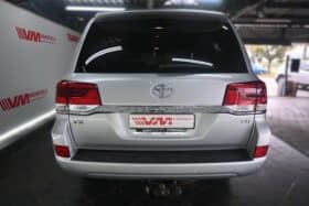 TOYOTA LAND CRUISER 200 4.5D-4D VX A/T