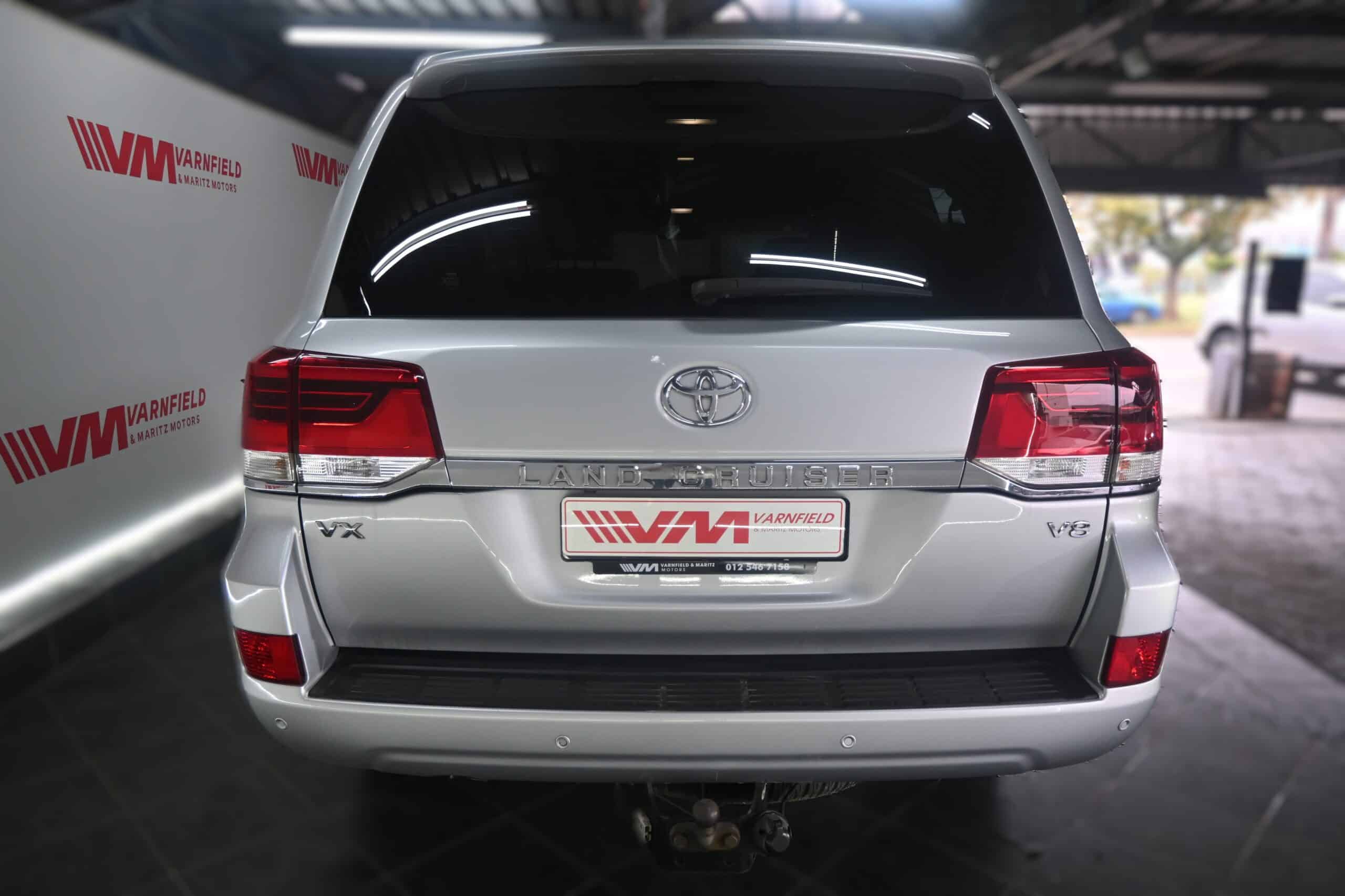 TOYOTA LAND CRUISER 200 4.5D-4D VX A/T