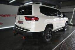 TOYOTA LAND CRUISER 300 3.3D GX-R A/T