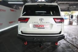 TOYOTA LAND CRUISER 300 3.3D GX-R A/T