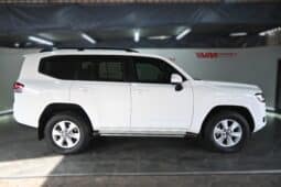 TOYOTA LAND CRUISER 300 3.3D GX-R V6