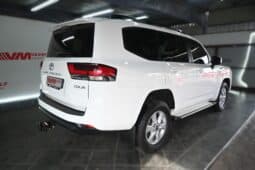 TOYOTA LAND CRUISER 300 3.3D GX-R V6