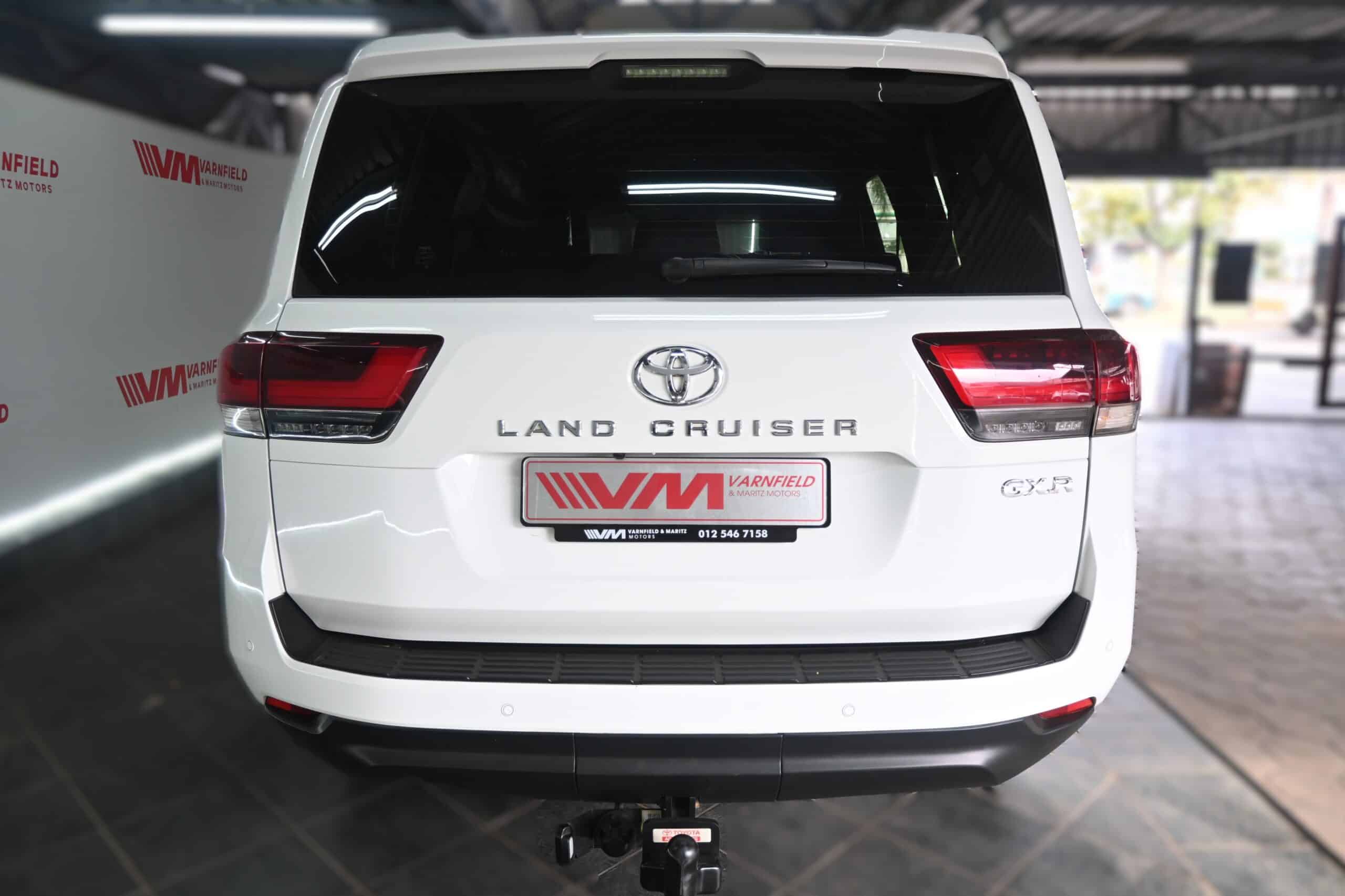 TOYOTA LAND CRUISER 300 3.3D GX-R V6