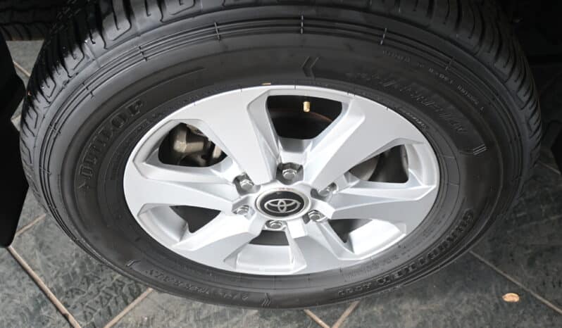 TOYOTA LAND CRUISER 300 3.3D GX-R V6 full