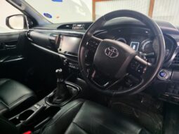 Toyota Hilux 2.8GD-6 Double Cab 4×4 Legend 50 full