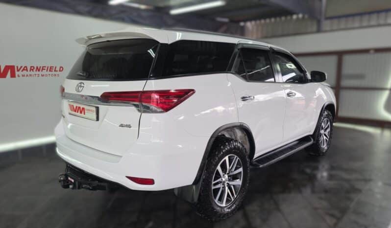 TOYOTA FORTUNER 2.8GD-6 4X4 full
