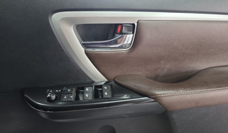 TOYOTA FORTUNER 2.8GD-6 4X4 full