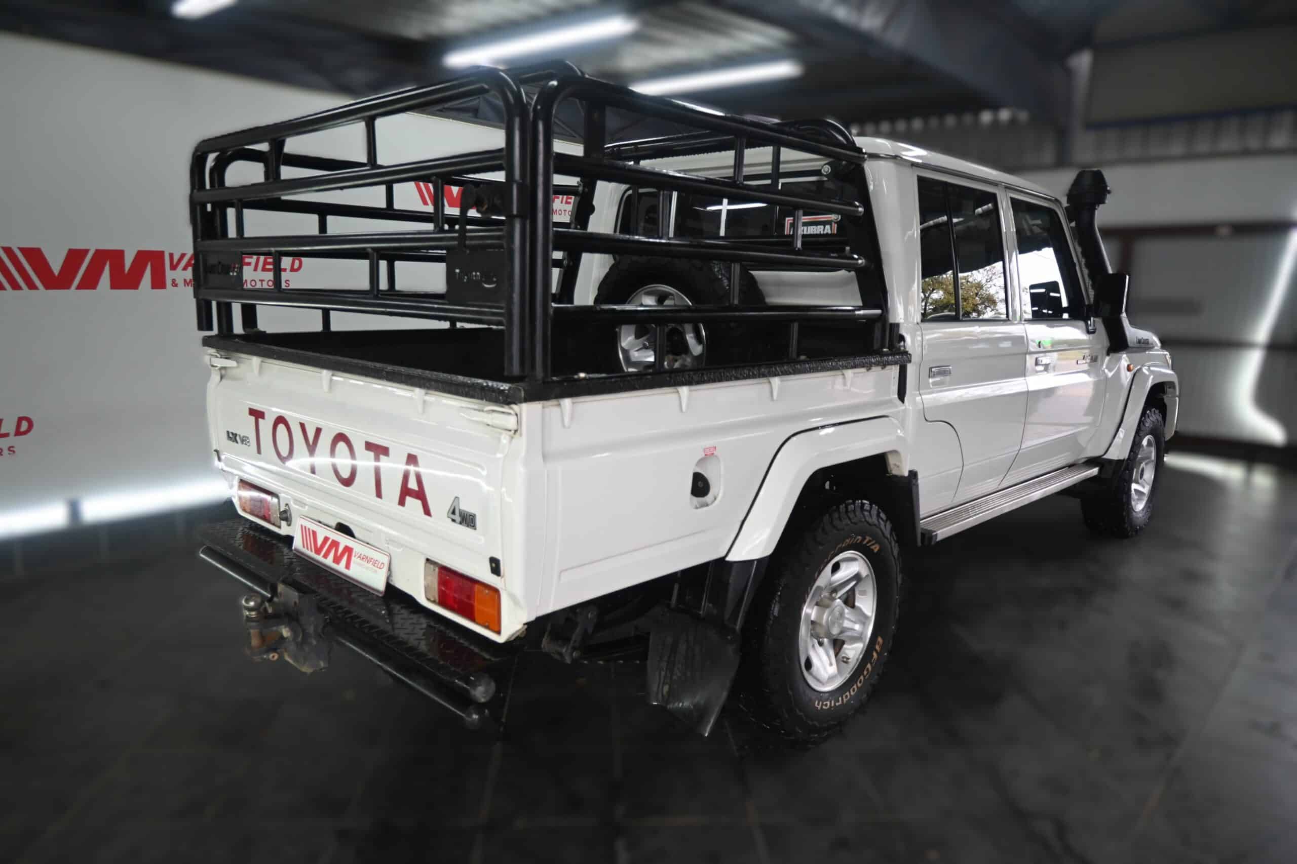 TOYOTA LAND CRUISER 79 4.5D P/U D/C