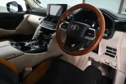 TOYOTA LAND CRUISER 300 3.3D V6 GX-R full