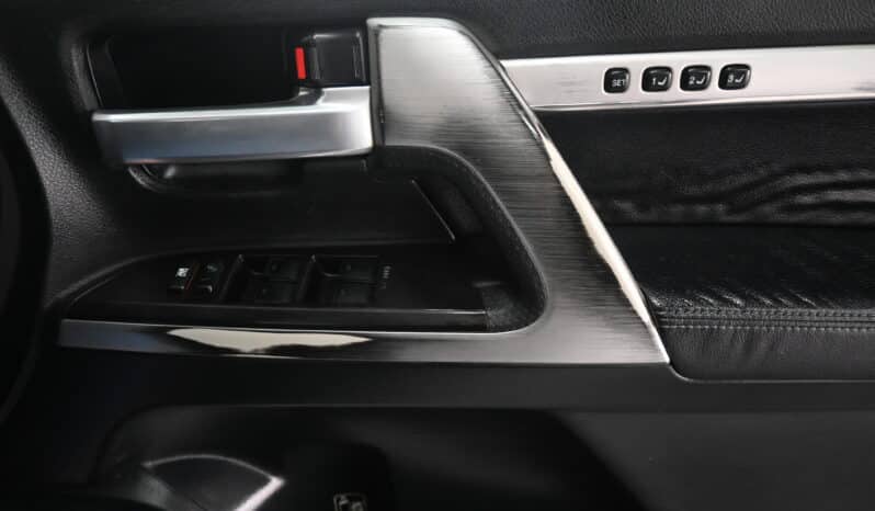 TOYOTA LAND CRUISER 200 V8 4.5D VX A/T full