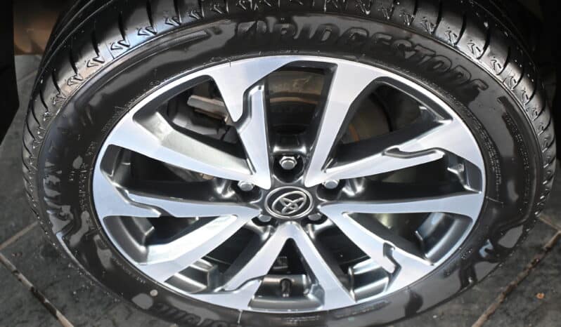 TOYOTA COROLLA CROSS 1.8 XR full